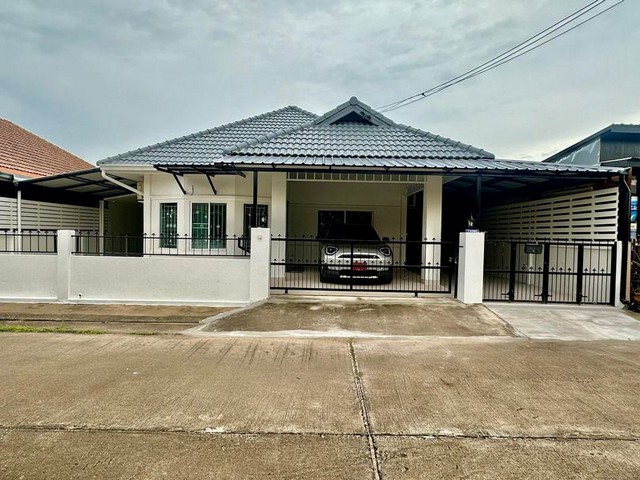 ขายบ้านเดี่ยวมือสอง หมู่บ้าน รวิพรหนองไม้แก่น บางละมุง ชลบุรี FP-H01581