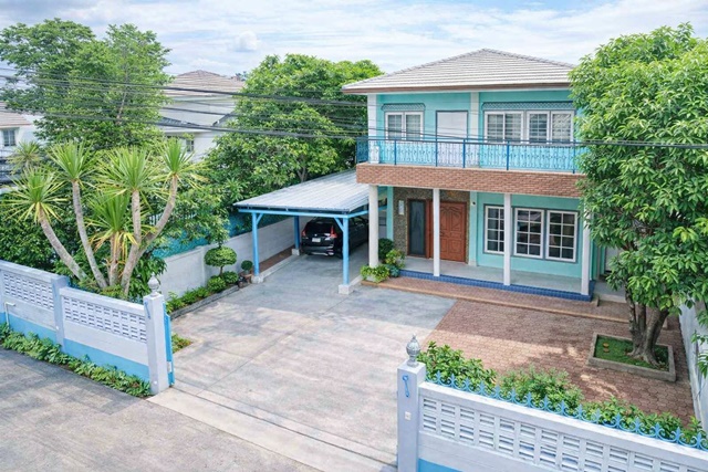 ช็อกโกแลตวิลล์ 900 ม.  96 ตร.ว. 290 ตร.ม. บ้านเดี่ยว 2 ชั้น 3นอน 2น้ำ ใกล้ตลาดอินทรารักษ์ 1 กม.ถ.นวมินทร์38-44