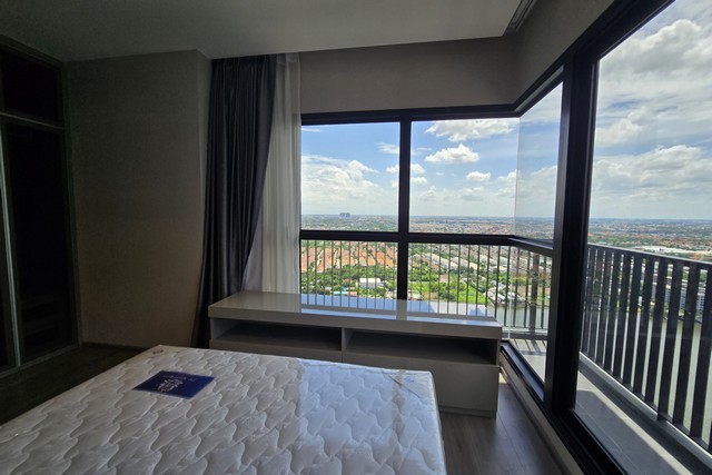 ใครหาคอนโดหรู วิวแม่น้ำ 180° ติด MRT ยกมือขึ้น ห้องมุม 60ตร.ม. สภาพใหม่ 100%