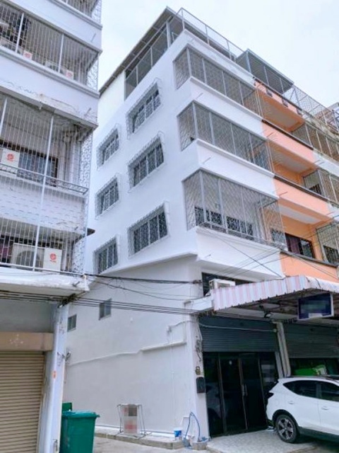 จันทน์26-32 อาคารพาณิชย์ 5.5 ชั้น+ชั้นลอย 5 นอน 6 น้ำ เจริญราษฎร์1-5  BTS สุรศักดิ์ 800 ม   ย่านสาทร สมาคมแต้จิ๋วตลาดสะพาน 2 400 ม.ให้เช่า