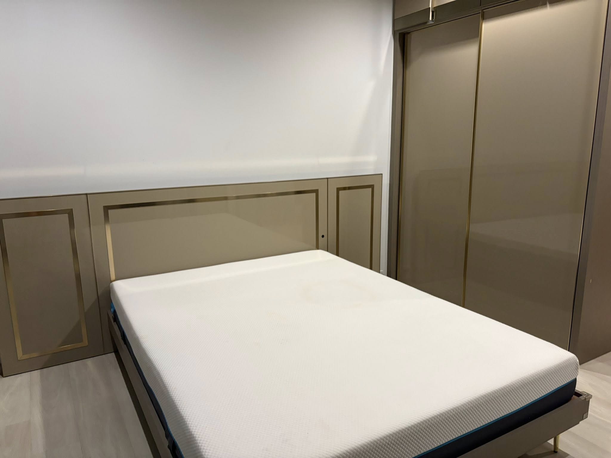 Life One Wireless Private Clean 21st FloorBTS PloenChit