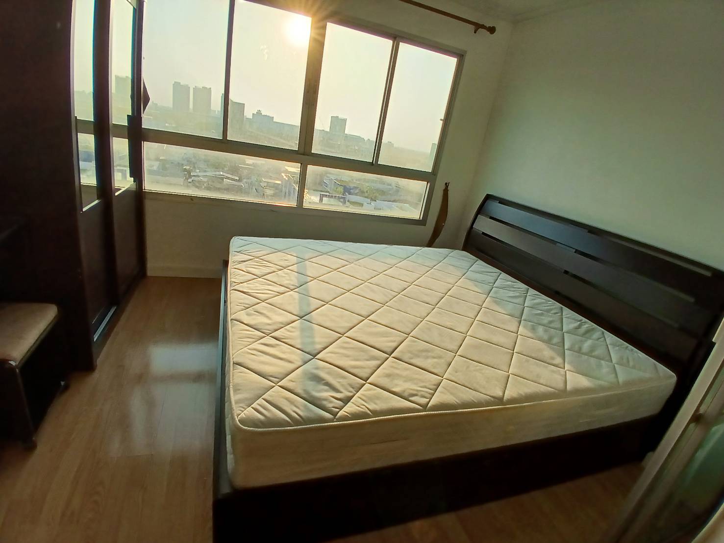 คอนโดมิเนียม Lumpini Ville Bangkae NICE กรุงเทพ