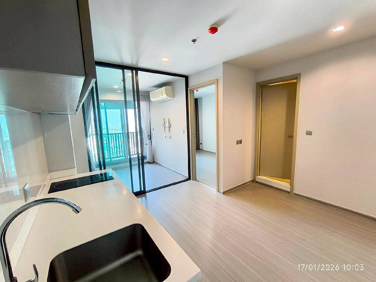 ขายห้องใหม่ไม่เคยเข้าอยู่ ไลฟ์ ลาดพร้าว  ติดBTS ห้าแยกลาดพร้าว