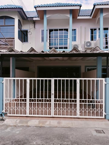 ขายทาวน์เฮ้าส์ดอนหัวฬ่อเมืองชลบุรี หมู่บ้านดอนเจริญวิลล่าขายทาวน์เฮ้าส์2ชั้น (มี 2 หลังติดกัน)  ขนาด 18 ตารางวา  2 ห้องนอน2 ห้องน้ำ