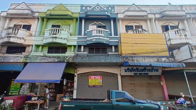 ขายด่วน อาคารพาณิชย์  3 ชั้น ศรีบุญเรือง หนองบัวลำภู  ติดตลาดณัฐพงษ์   สามารถพักอาศัยและค้าขายได้