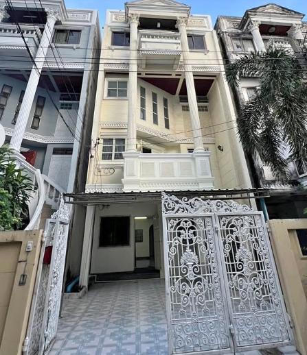 ให่เช่าทาวน์โฮม 4 ชั้น 300 ตรม. ซอยอารีย์สัมพันธ์ 4 ย่านพญาไท ใกล้ BTS อารีย์