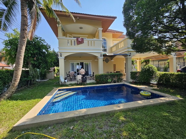 ให้เช่า และขาย บ้านเดี่ยว 2 ชั้นพูลวิลล่า ซอยสยาม หนองปรือ บางละมุง ชลบุรี