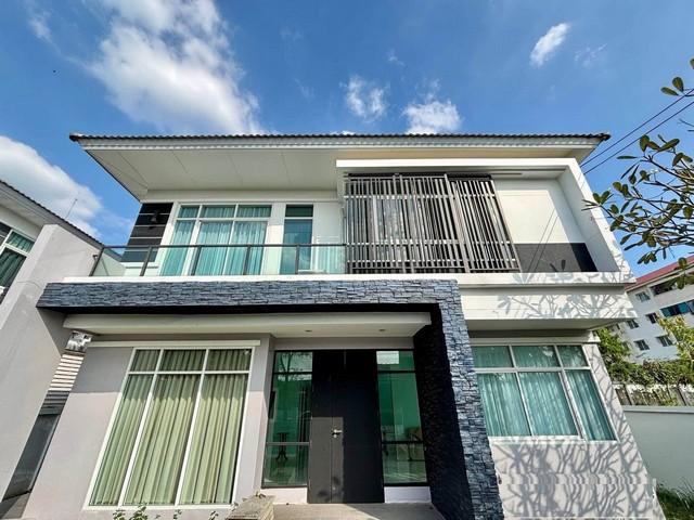 ขายบ้านเดี่ยว 2 ชั้น 100 ตร.ว. โครงการ ดิ โอโซน ปัญญาอินทรา ใกล้ Fashion Island