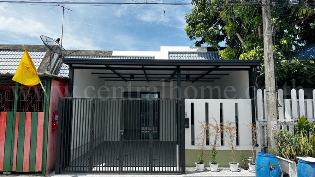 ลดด่วน ทาวน์เฮ้าส์ อยู่เจริญ 2 ลำลูกกา - คลอง 4 รีโนเวทใหม่ บ้านสวย ราคาถูก