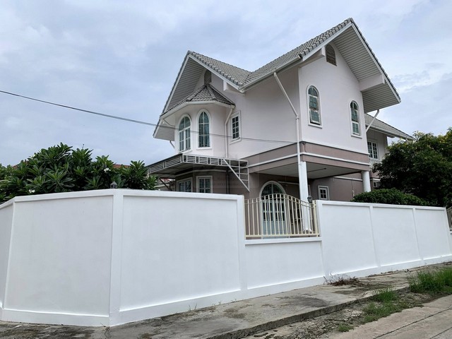 ขายบ้านเดี่ยว2.5 ชั้น หลังมุม 149 ตรว. หมู่บ้านเมืองทอง 4 ถนนสุขุมวิท 101 ซอยปุณณวิถี 53 ใจกลางเมือง ใกล้แหล่งเศรษฐกิจ การเดินทางสะดวก