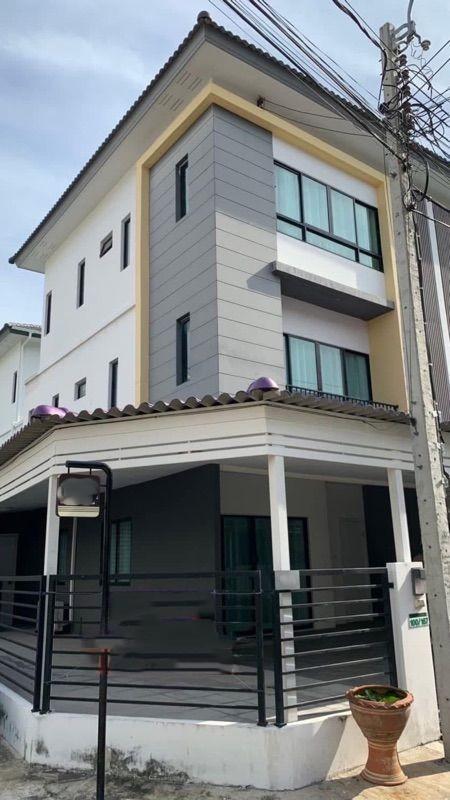 HR 6381 ให้เช่าทาวน์โฮม 3 ชั้น หมู่บ้านคอนเน็ต อัพ3 รัตนาธิเบศร์17 นนทบุรี