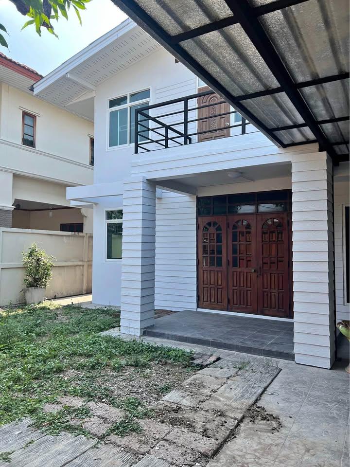 HR 9888 ให้เช่าบ้านเดี่ยว หมู่บ้านช.รุ่งเรือง 91 ตรว. ทำเป็นบริษัท คลังสินค้าได้  มีที่เก็บสินค้าในตัว ย่านติวานนท์ งามวงศ์วาน แคราย