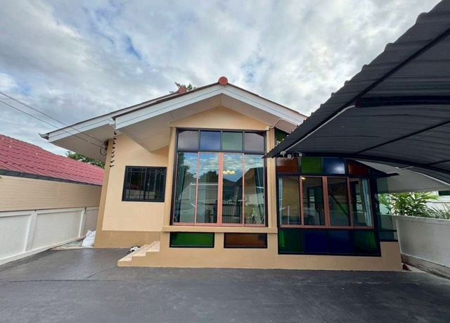 ขายราคาพิเศษ 1.39 ล้าน บ้านเดี่ยวปรับปรุงใหม่ วิวภูเขา – บรรยากาศดีสุดๆ ที่ #สันกำแพง