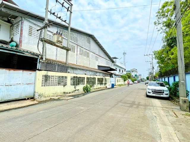 ถ.เศรษฐกิจ กฟภ. กระทุ่มแบน 500 ม  1300 ตร.มโรงงาน ให้เช่า 4 นอน 1 น้ำ .หม้อแปลงไฟ 250 KVA พร้อมออฟฟิศ