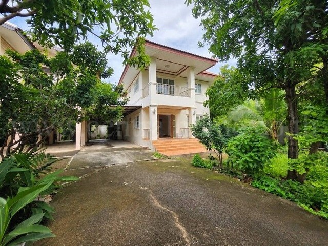 บ้านเดี่ยว 2 ชั้น พร้อมที่ดิน 245.4 ตร.วา ซอยบางกร่าง 62 ติดถนนราชพฤกษ์ ราคาดี พร้อมอยู่