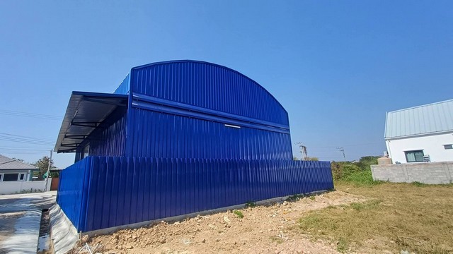 เช่าโกดังติดถนนทางเข้าร้านระเบียงยิ้ม ลำพูนตั้งโซนหลังนิคมอุตสาหกรรมเครือสหพัฒน์ (ใกล้สนามกอล์ฟหริภุญชัย) ลำพูน