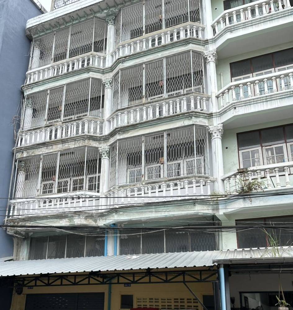 ขาย/เช่า อาคารพาณิชย์ 5 ชั้น รีโนเวทใหม่ (รวมชั้นลอย + ชั้นดาดฟ้า) บางคอแหลม  กรุงเทพ