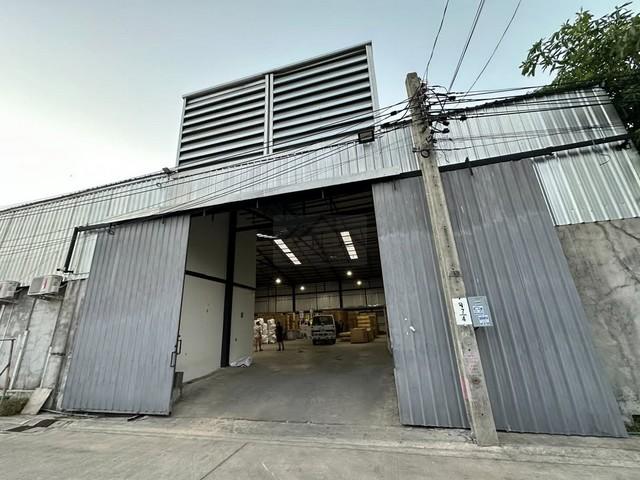 ให้เช่าโกดัง 900 ตร.ม. พร้อมออฟฟิศ ซอยนวลจันทร์ 21 รถเทรลเลอร์เข้า-ออกได้ ใกล้เลียบด่วน