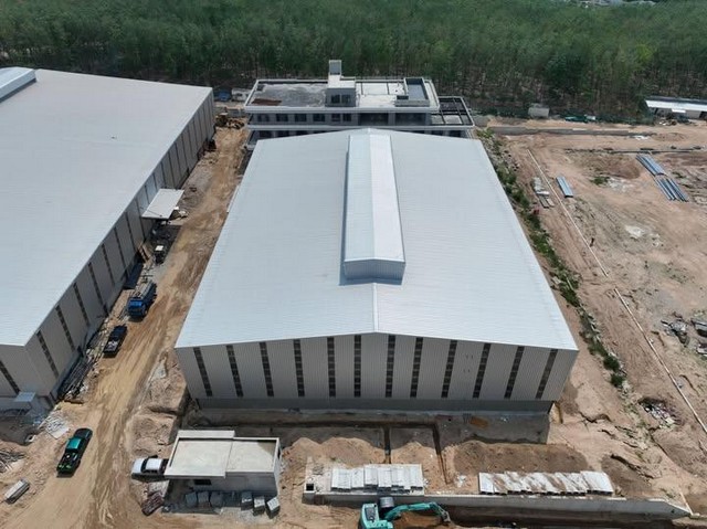 ให้เช่าโรงงาน 2200 ตร.ม. ตำบลมาบยางพร พื้นที่สีม่วงลาย  มีใบ อนุญาต รง. 4