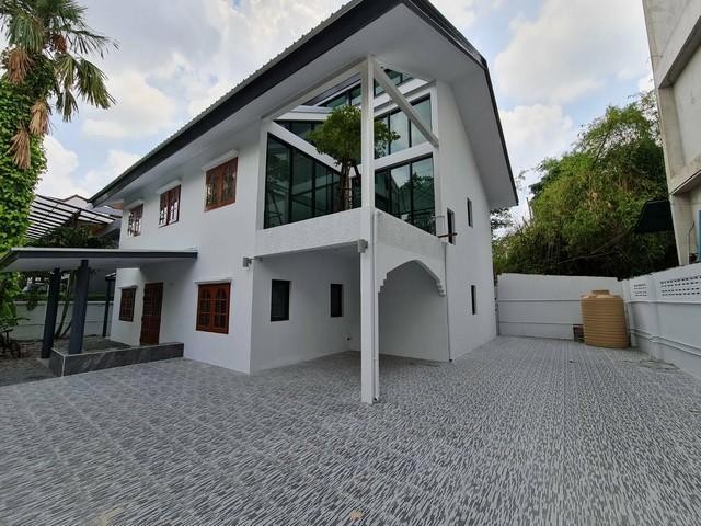 บ้านเดี่ยว2ชั้น 200 ตร.ม.ย่านโชคชัย4ลาดพร้าว ใกล้MRTโชคชัย4ใกล้นาคนิวาส ลาดพร้าววังหิน เลียบด่วน