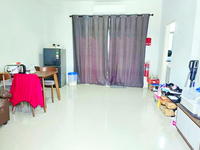 ตลาดเอซี คลองสี่ 2.2 กม.ทาวน์โฮม 2 ชั้น ลำลูกกา คลอง 3  วิวดี เงียบสงบ พร้อมเฟอร์ฯ 2 นอน 2 น้ำ แหล่งช้อปปิ้ง เดินทางสะดวก