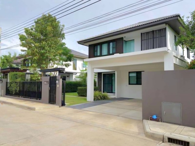 ให้เช่า ด่วน หมู่บ้านมัณฑนา บางนา กม.7 ซอยราชวินิตบางแก้ว ใกล้เมกาบางนา TEL 095-164-2956  HH