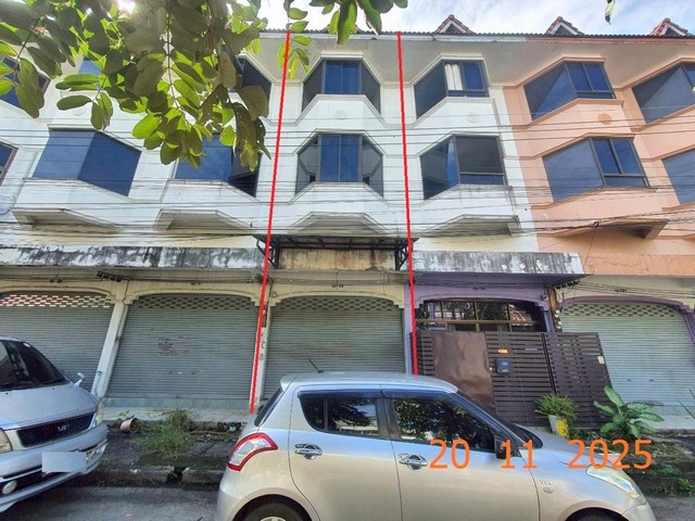 ขายอาคารพาณิชย์เมืองเชียงใหม่ 3 ชั้น  โครงการ เพชรบุรินทร์ ถนนสายเชียงใหม่ - ฮอด
