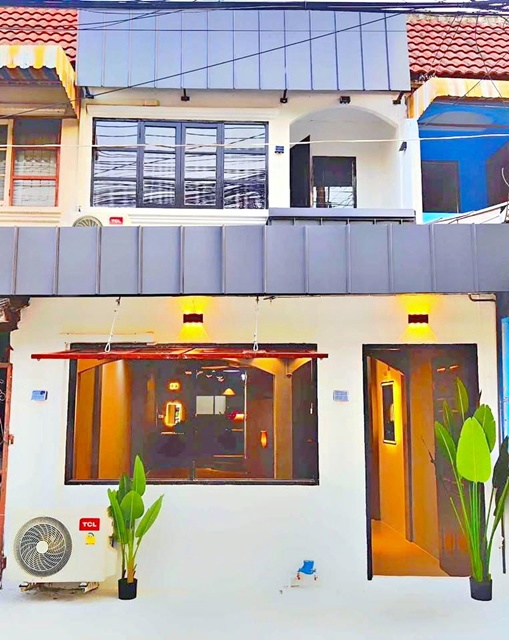 เซ็นทรัล รามอินทรา 2.6 กมไอทีสแควร์ หลักสี่ แหล่งเศรษฐกิจ.MRTราชภัฏพระนคร 500ม.ให้เช่าทาวน์เฮาส์หรู 2 ชั้น 256ตร.วา. 26ตร.ม.