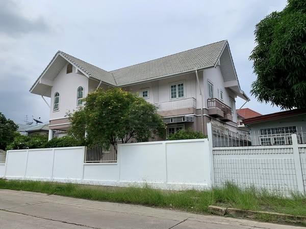 HS 1820 ขายบ้านเดี่ยว 2.5 ชั้น หลังมุม 149 ตรว. หมู่บ้านเมืองทอง 4 สุขุมวิท 101 ปุณณวิถี 53