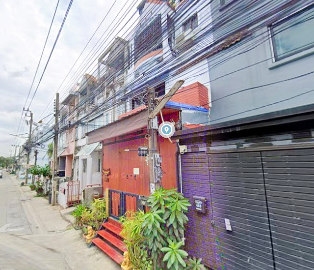 โลตัส สุขุมวิท105 650 ม. BTSแบริ่ง 1.3กม. ให้เช่าทาวน์เฮ้าส์สุดหรู 3 ชั้น หรูหรา ลาซาล18-26   23ตร.วา. 276ตร.ม. จัดเต็มเฟอร์ฯ 3นอน 2น้ำ