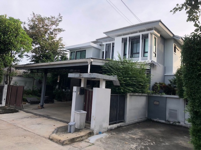 BS1026 ขายด่วน บ้านเดี่ยว 2 ชั้น หมู่บ้านธีรินทร์พาร์ค บางไผ่ บางแค กรุงเทพมหานคร ทำเลศักยภาพ บรรยากาศเงียบสงบ บ้านหลังมุมติดสวน