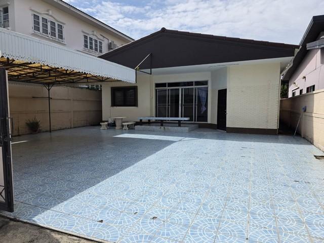 ให้เช่าบ้านเดี่ยว 1 ชั้น 64 ตร.ว. ถนนโชคชัย 4 เขตลาดพร้าว ใกล้ MRT โชคชัย 4