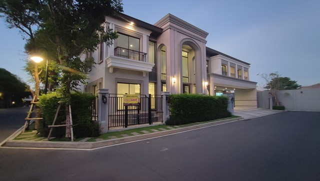 บ้าน - พื้นที่เท่ากับ 16 Square Wah 1 งาน 0 RAI 4BR5ห้องน้ำ 32900000 thb ไม่ไกลจาก MEGA บางนา โครตถูก ทิศใต้เข้ากับยุคเก้า