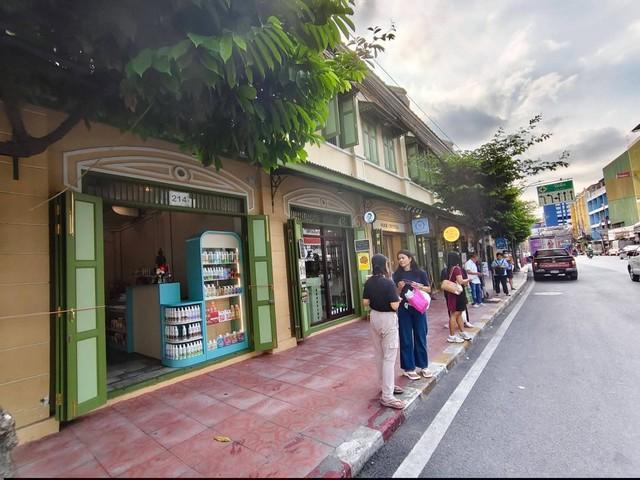 ให้เช่าตึกแถว 1 คูหา 2.5 ชั้น 107 ตร.ม. ถนนเยาวราช หน้าป้ายรถเมล์ ใกล้วัดชนะสงคราม