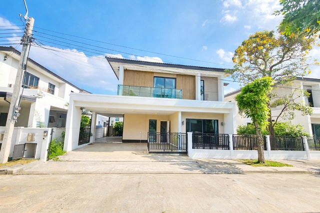 ถูกที่สุดในไทย 4นอน 5น้ำ วงแหวน จตุโชติ ลดราคา60% แฟชั่นไอส์แลนด์ 4.8กม.  ตลาดวงศกร 3.5 กม. คฤหาสน์ ให้เช่า 2 ชั้น 60ตรว 250ตรม. คลองสามวา