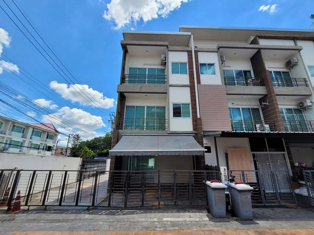 ขายทาวน์เฮ้าส์ โครงการ กานต์ศิริ นวลจันทร์ 48 เขตบึงกุ่ม  กรุงเทพฯ ราคาโปรโฒชั่น ลดพิเศษ