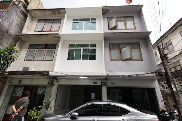 BH4340 ให้เช่าทาวน์เฮ้าส์ 4 ชั้น หลังมุม พร้อมดาดฟ้า ซอยสาทร 11 แยก 3 ใกล้ BTS เซนต์หลุยส์ รีโนเวทใหม่ทั้งหลัง