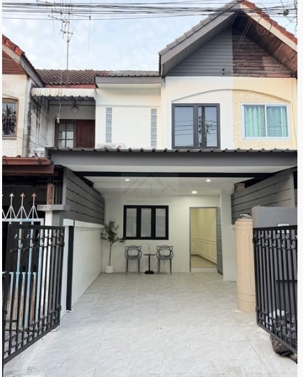 ขายทาวน์โฮม 2 ชั้น หมู่บ้านเลิศอุบล โชคชัย 4 ซอย 22 รีโนเวทใหม่พร้อมเข้าอยู่ ใกล้เซ็นทรัลอีสวิลล์