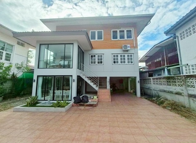 โรงเบียร์เยอรมันแจ้ง 300 ม.เซ็นทรัล แจ้งวัฒนะ 1.2 กม.76 ตร.ว. เช่าบ้านเดี่ยว 2 ชั้น 4นอน ทำเลทอง