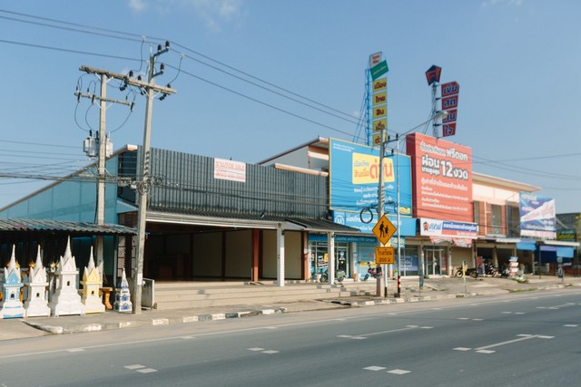 ขายอาคารพาณิชย์ 3 คูหา ทำเลค้าขาย ติดถนน 4 เลน อำเภอคูเมือง จังหวัดบุรีรัมย์