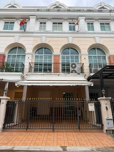 ขายทาวน์โฮม 3 ชั้น 21.3 ตรว. พลัส ซิตี้ พาร์ค พระราม 9-หัวหมาก Plus City Park ใกล้ The Nine มหาวิทยาลัย Abac (ขายพร้อมผู้เช่า)