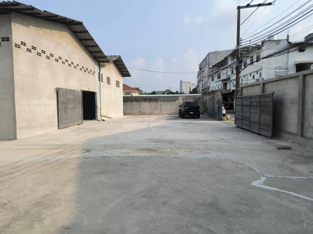 BR 1465 ให้เช่าโกดัง ขนาด378 ตรม. ที่จอดรถ10 คัน ศรีนครินทร์24 และ อ่อนนุช 39