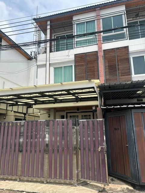 ให้เช่าทาวน์เฮ้าส์ 3 ชั้น 25 ตร.ว. ซอย 20 มิถุนา รัชดา สุทธิสาร ใกล้ MRT สุทธิสาร