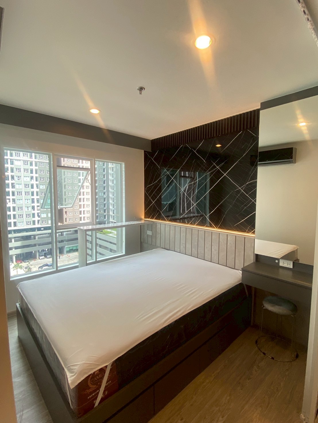 Regent Home Bangna Convenient Beautifully Decorated 9th Floor BTS Bangna