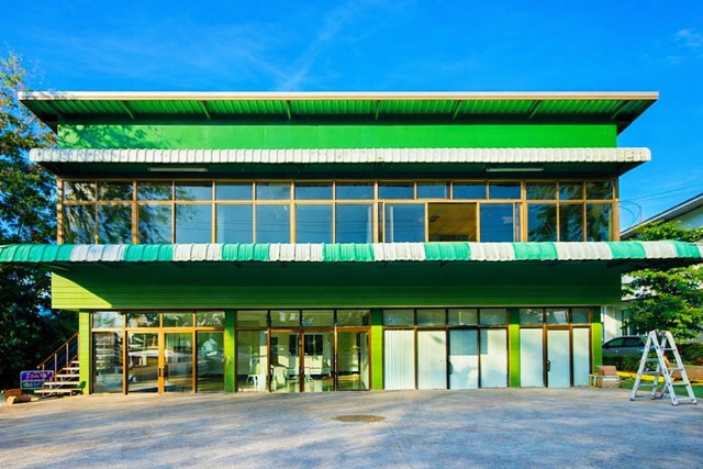 พังขว้างเหนือ 200 ม.เมืองสกลนคร ปตท.ใกล้ตลาดพังขว้าง 900 ม. 44 ตร.ว. 350 ตร.ม.อาคารพาณิชย์ 2 ชั้น 5นอน 3 น้ำ