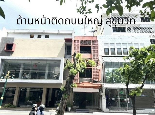 ให้เช่า ตึกแถว 3 ชั้น ติดถนนสุขุมวิท ใกล้ BTS พร้อมพงษ์