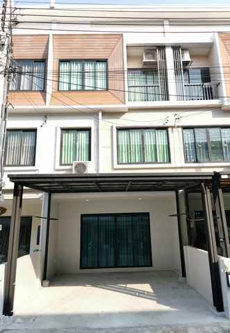 ให้เช่าทาวน์โฮม 3 ชั้น The Trop Urban มอเตอร์เวย์ ลาดกระบัง 17.9 ตร.ว. 4 ห้องนอน เฟอร์นิเจอร์ครบ ค่าเช่า 20000 บาท/เดือน