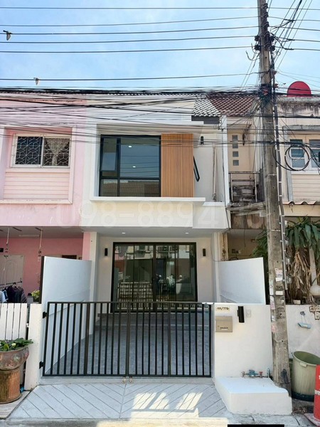 ขายทาวน์โฮม 2 ชั้น ม.เฟิสท์โฮม ซอยวัชรพล ขนาด 18 ตรว 2นอน 3น้ำ บ้านหันทิศเหนือ ใกล้ทางด่วนฉลองรัช