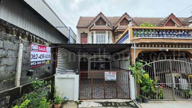 ทาวน์เฮ้าส์ สนามบินน้ำ ซอยนนทบุรี 20  (ซอยโรงน้ำแข็ง) รีโนเวทใหม่ หลังริม ราคาถูก