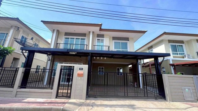 ขายหมู่บ้านภัสสร เพลสทีจ ซอยพัฒนาการ 38  ย่านพัฒนาการ 095-164-2956 MM